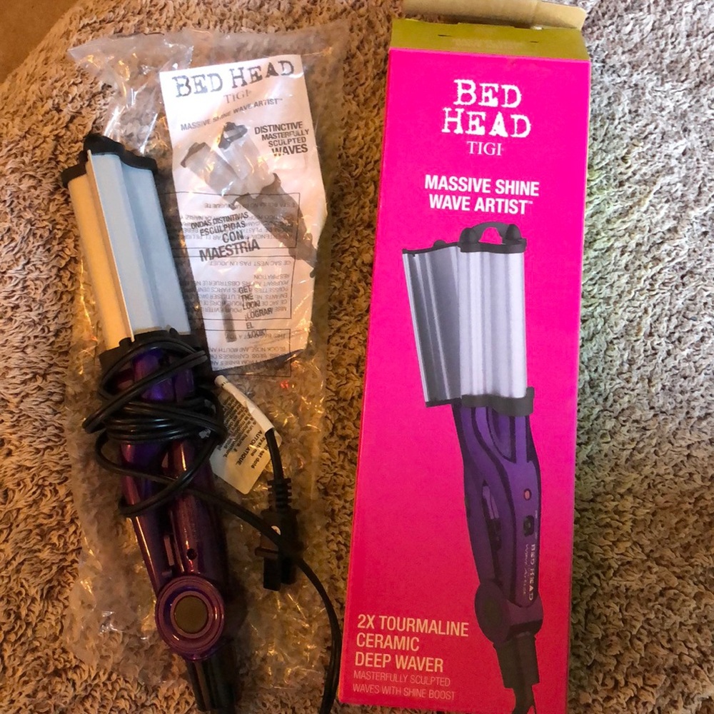 Bed head wave artist